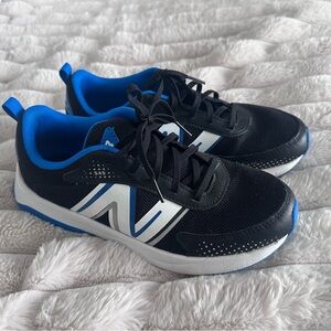 New Balance Black and Blue Sneakers with Breathable Mesh Boys 6.5